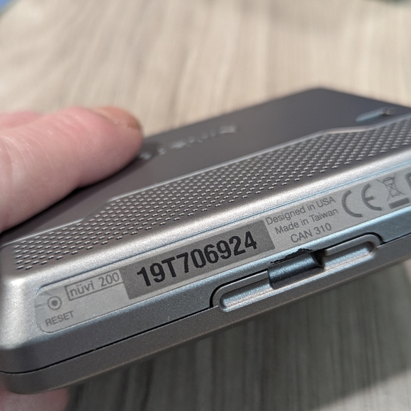 Garmin GPS nuvi 200 Affordable Navigation Touchscreen Ultra Slim - Picture 7 of 16